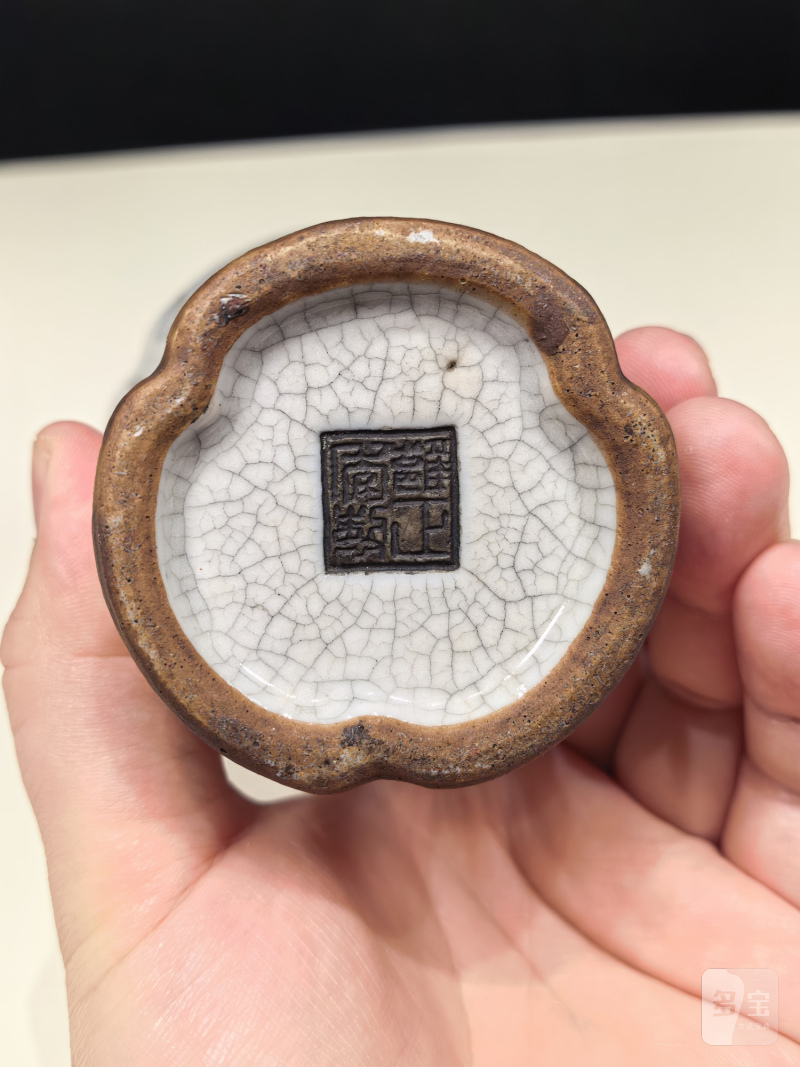 清雍正 仿哥釉花口瓶 - 图10